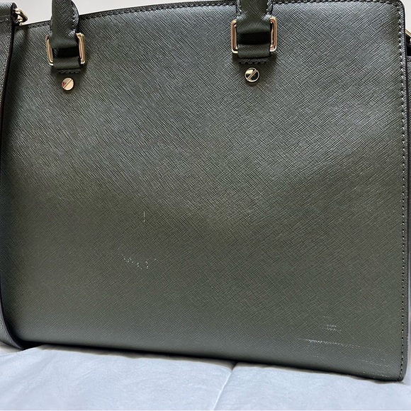 Michael Kors Selma Handbag with crossbody strap - Picture 7 of 15